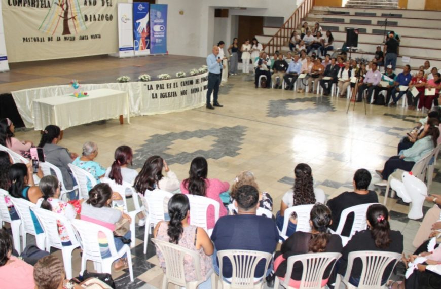 Jueces de paz de Manabí reciben homenaje en conmemoración del Día Internacional de la Paz