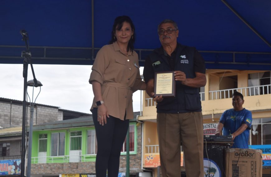 Consejo de la Judicatura reconoce a Néstor Quinteros por su aporte a las buenas prácticas de paz en Pastaza