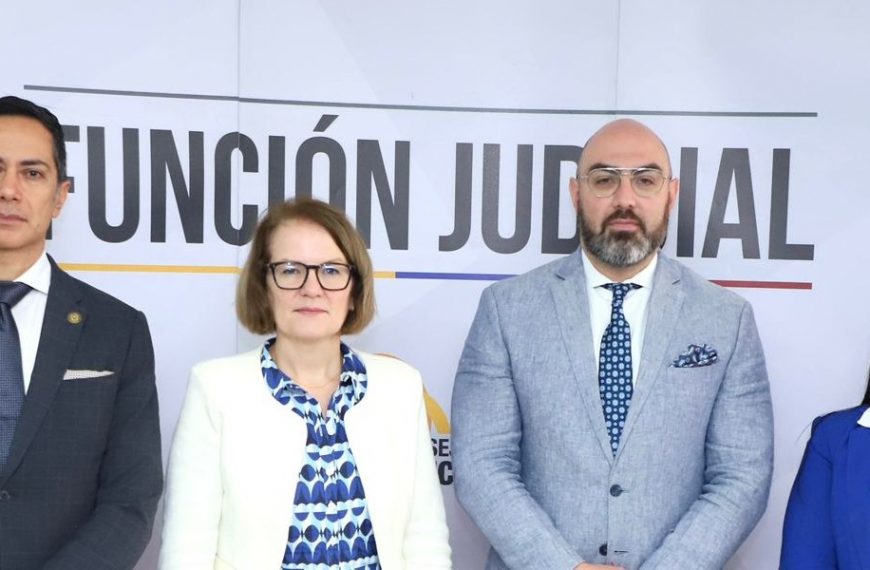 Consejo de la Judicatura y la Embajada Británica promueven cooperación para prevenir el lavado de activos