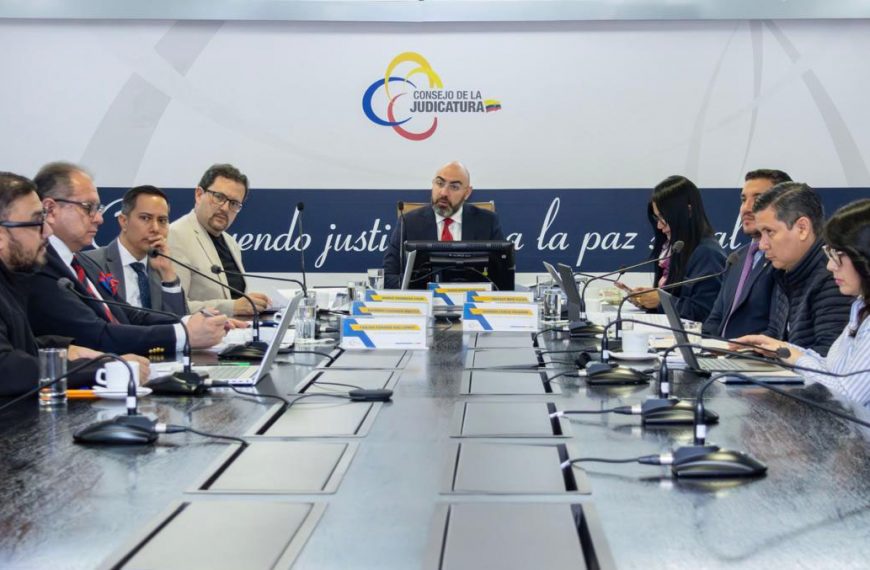 Carlos Alarcón reemplazará al fiscal subrogante Wilson Toainga en caso de ausencia temporal o definitiva