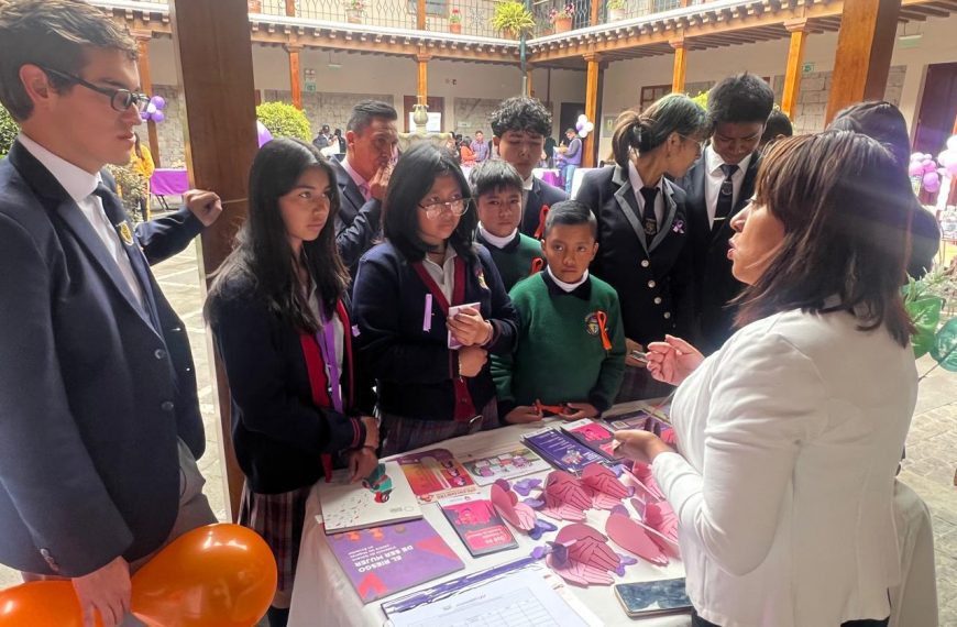 Consejo de la Judicatura de Cotopaxi “pinta de naranja” la provincia en el Día Internacional de la Eliminación de la Violencia contra la Mujer
