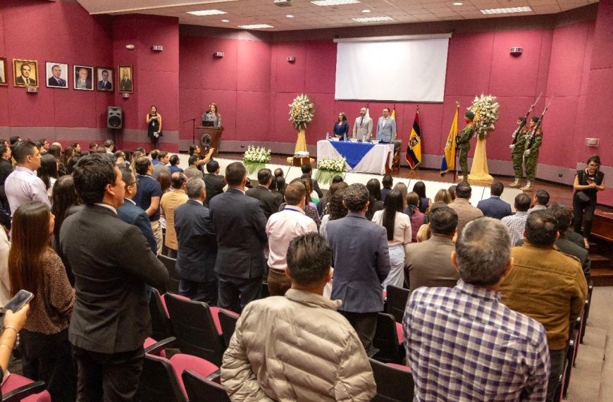 En Loja, el presidente Mario Godoy inauguró las primeras jornadas de investigación jurídica