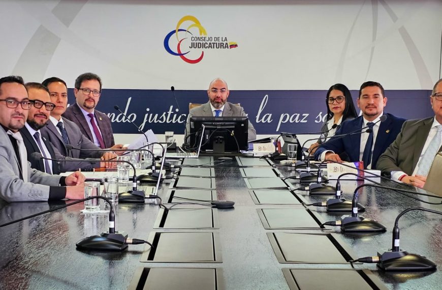 Investigación interna detecta irregularidades en la tramitación de expedientes disciplinarios en Carchi y Santo Domingo