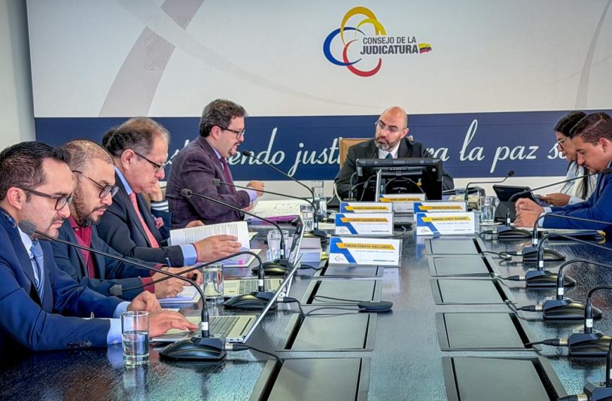 Un juez de Los Ríos es destituido y otros tres de Pastaza son suspendidos 30 días sin sueldo