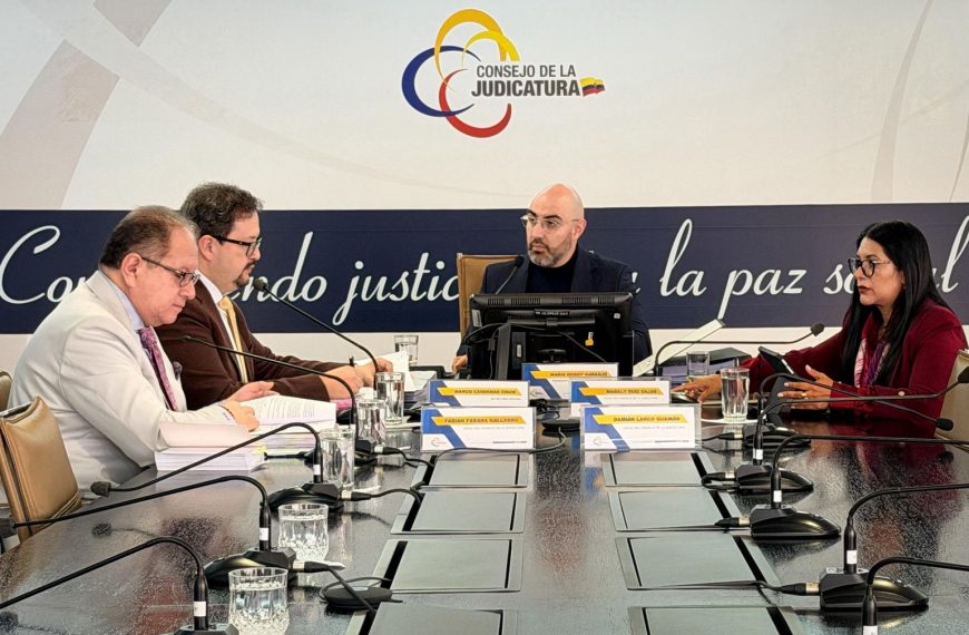 En Cotopaxi y Tungurahua se hallaron 13 expedientes disciplinarios con irregularidades