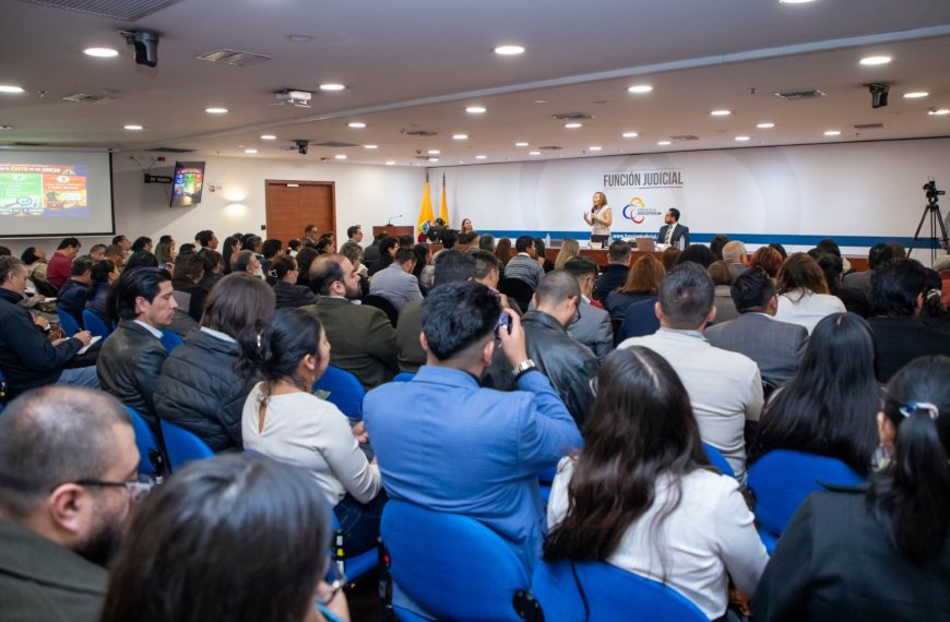 2800 profesionales y estudiantes del Derecho se capacitaron sobre litigación oral en Quito