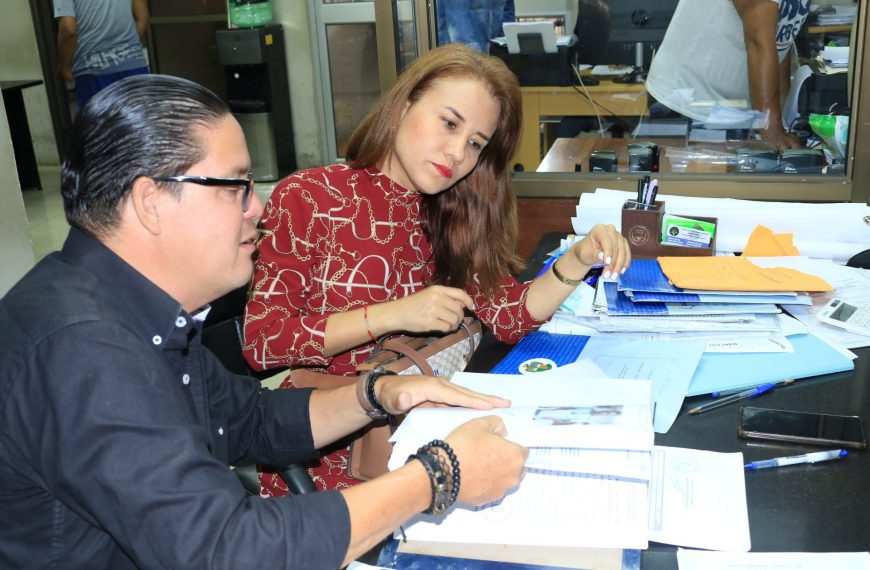 Directora del CJ Los Ríos inspecciona notarías para fortalecer control del servicio