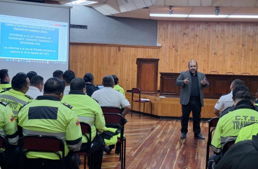 Jueces capacitan a agentes de tránsito de la CTE en Azuay para fortalecer la legalidad y el debido proceso