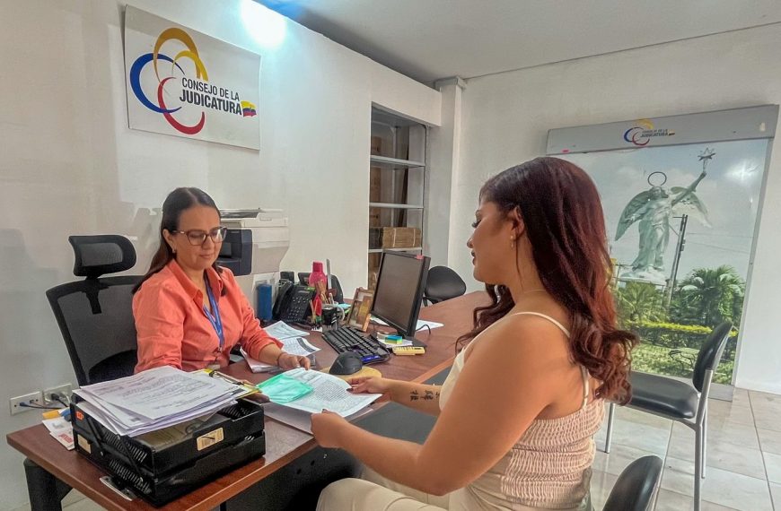 900 formularios F.06 fueron atendidos en Manabí durante 2025