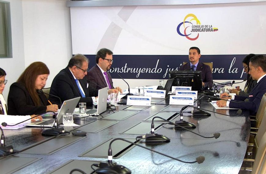 Pleno sanciona a dos jueces y un exjuzgador de dos provincias