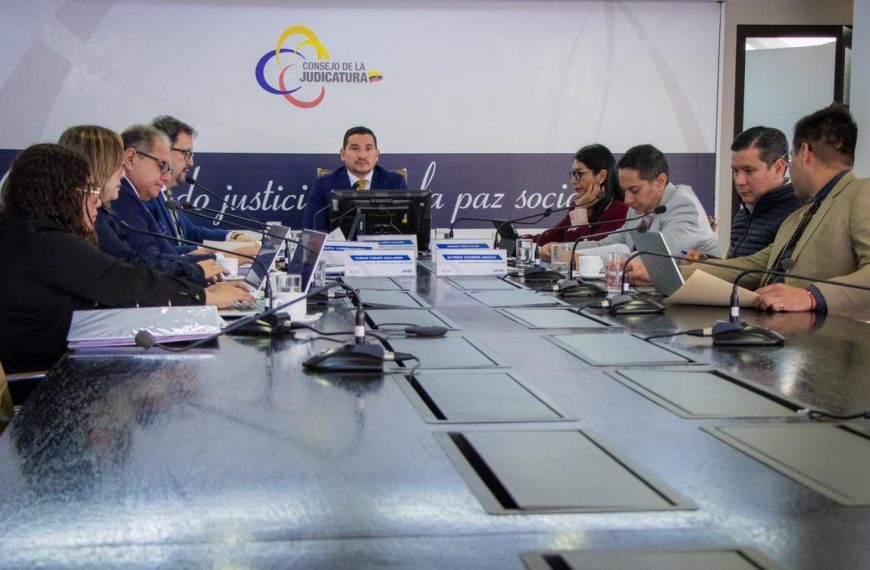 El Pleno adopta medidas para fortalecer las dependencias anticorrupción