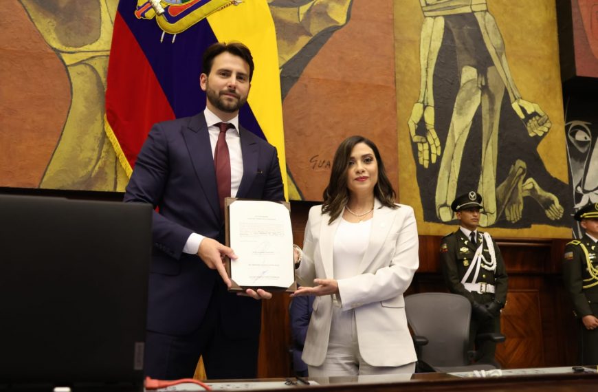 Mercedes Caicedo asume funciones ante la Asamblea Nacional y marca una agenda de transformación para la justicia del país