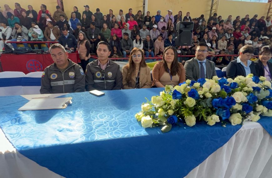 Familias de Cotopaxi se capacitan en crianza responsable y mediación de conflictos