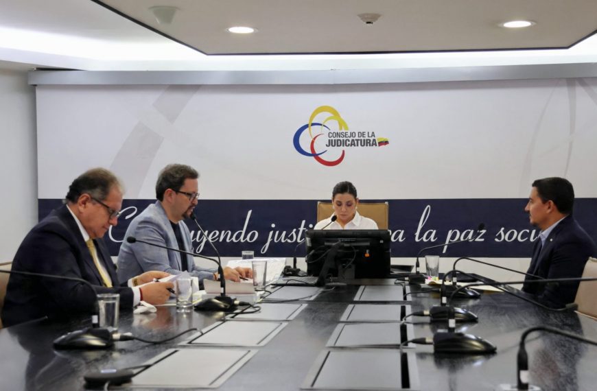 Servidora judicial es suspendida tres meses sin sueldo por abandonar su puesto de trabajo