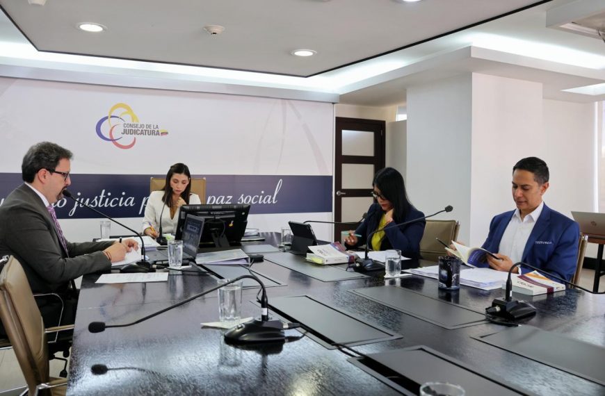 Ocho exservidores son destituidos por irregularidades en el concurso de jueces nacionales 2023