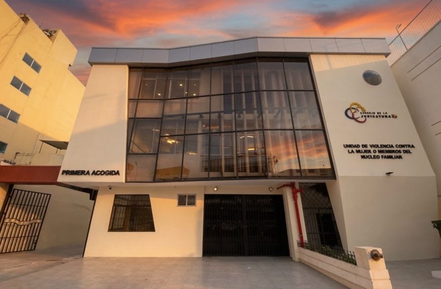El nuevo Centro Integral contra la Violencia en Machala inicia atención al público en el edificio ex Banco Rumiñahui