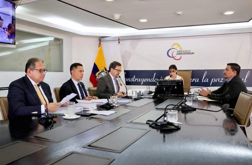 El Pleno sanciona a servidores judiciales y ratifica suspensiones contra funcionarios