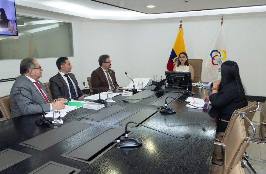 Pleno suspende a tres jueces provinciales y destituye a un defensor público