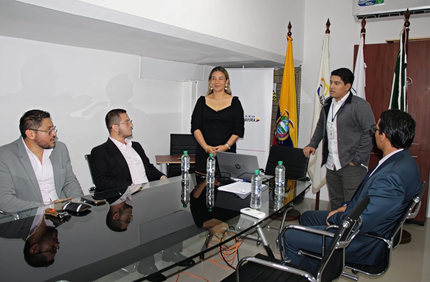 Manabí incorpora tres nuevos jueces de paz para fortalecer la justicia comunitaria