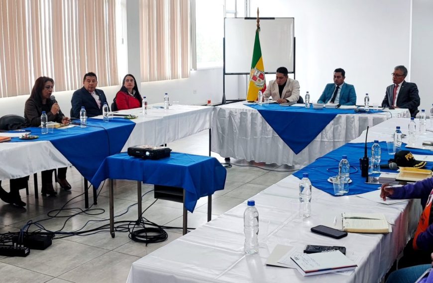 Capacitaciones sobre violencia de género continuarán en el nuevo año lectivo en el cantón Huaca