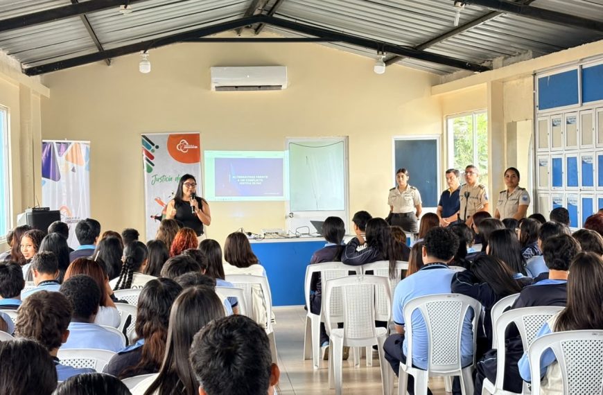 Consejo de la Judicatura impulsa la cultura de paz y la prevención de riesgos en las aulas de Santo Domingo